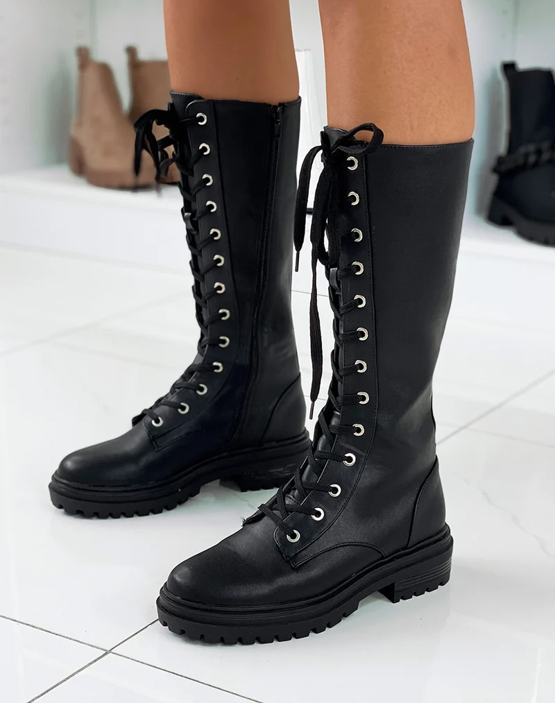 Bottes hautes noires à lacets