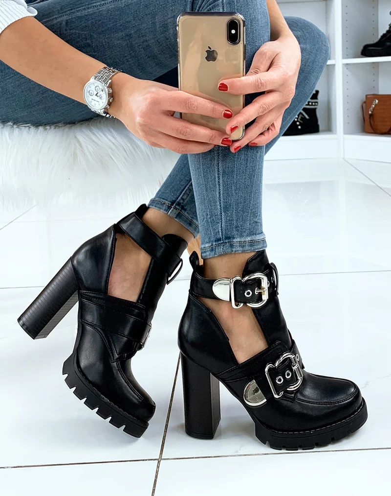 Bottines à talons noires ouvertes à sangles