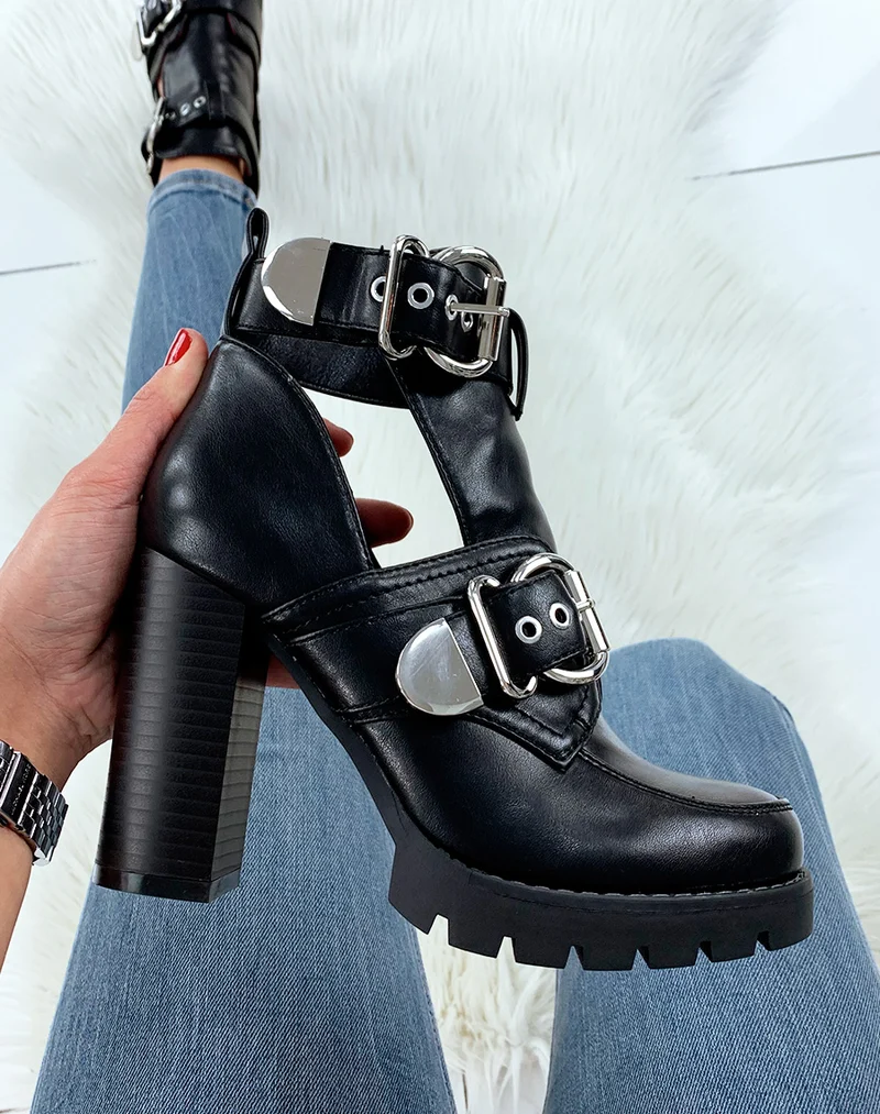 Bottines à talons noires ouvertes à sangles