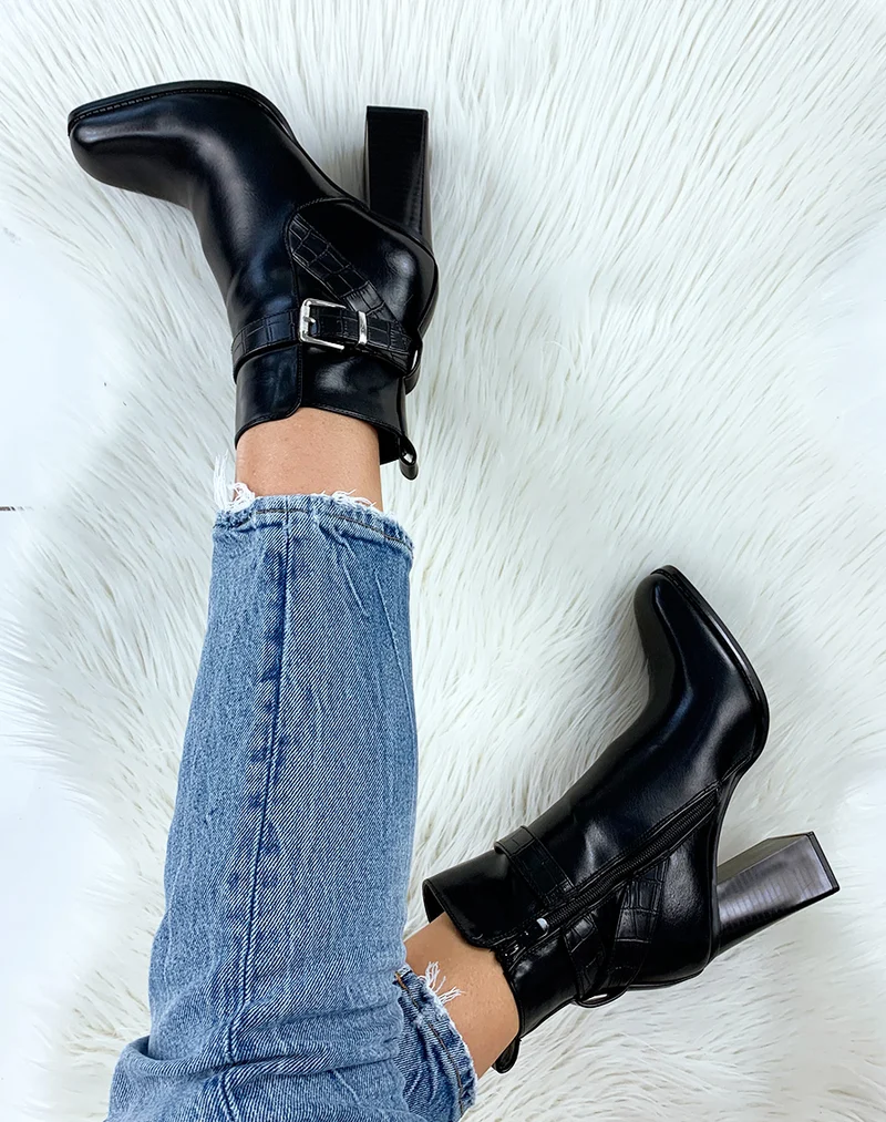 Bottines à talon noires à bout carré