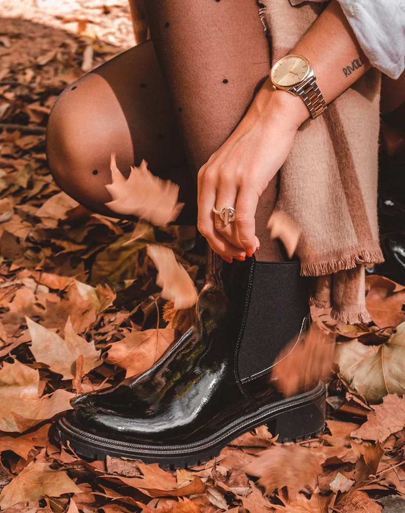 Bottines élastiques vernies noires