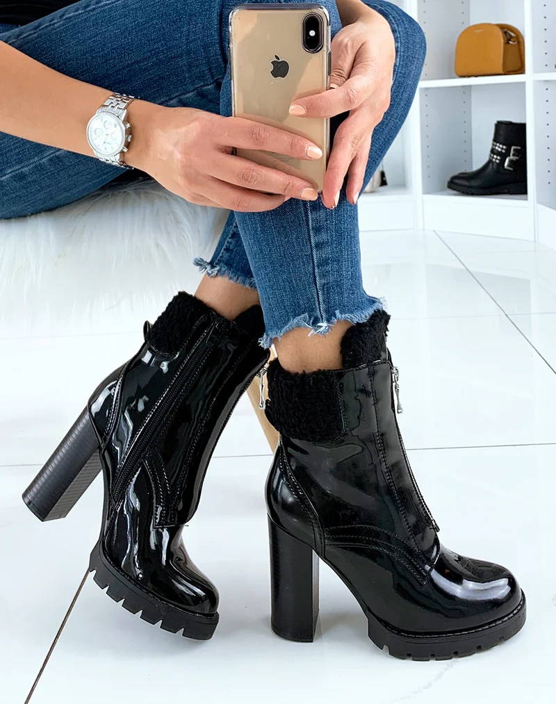 Bottines à talon noires fourrées vernies