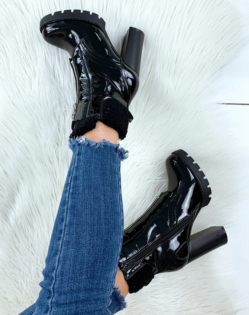 Bottines à talon noires fourrées vernies