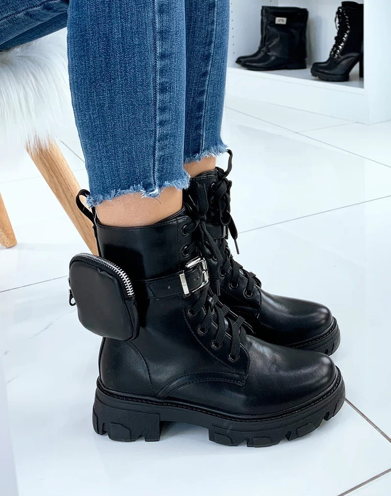 Bottines hautes noires semelle crantée à pochette