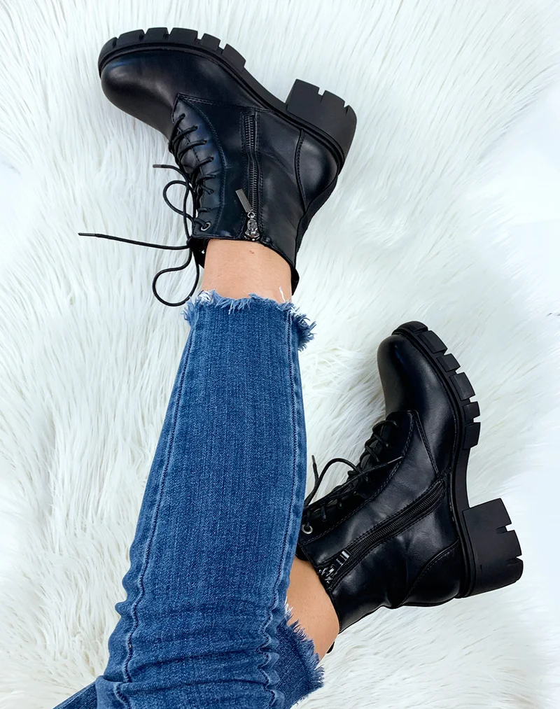 Bottines noir mat à talon mi-haut