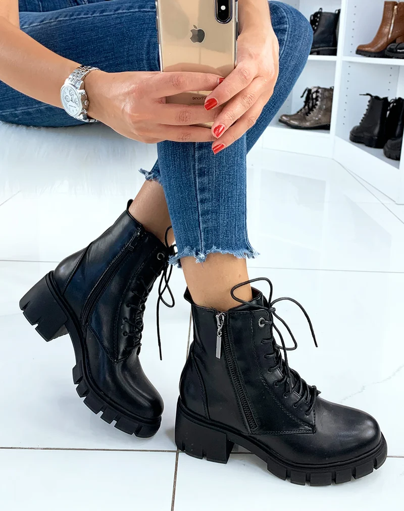 Bottines noir mat à talon mi-haut