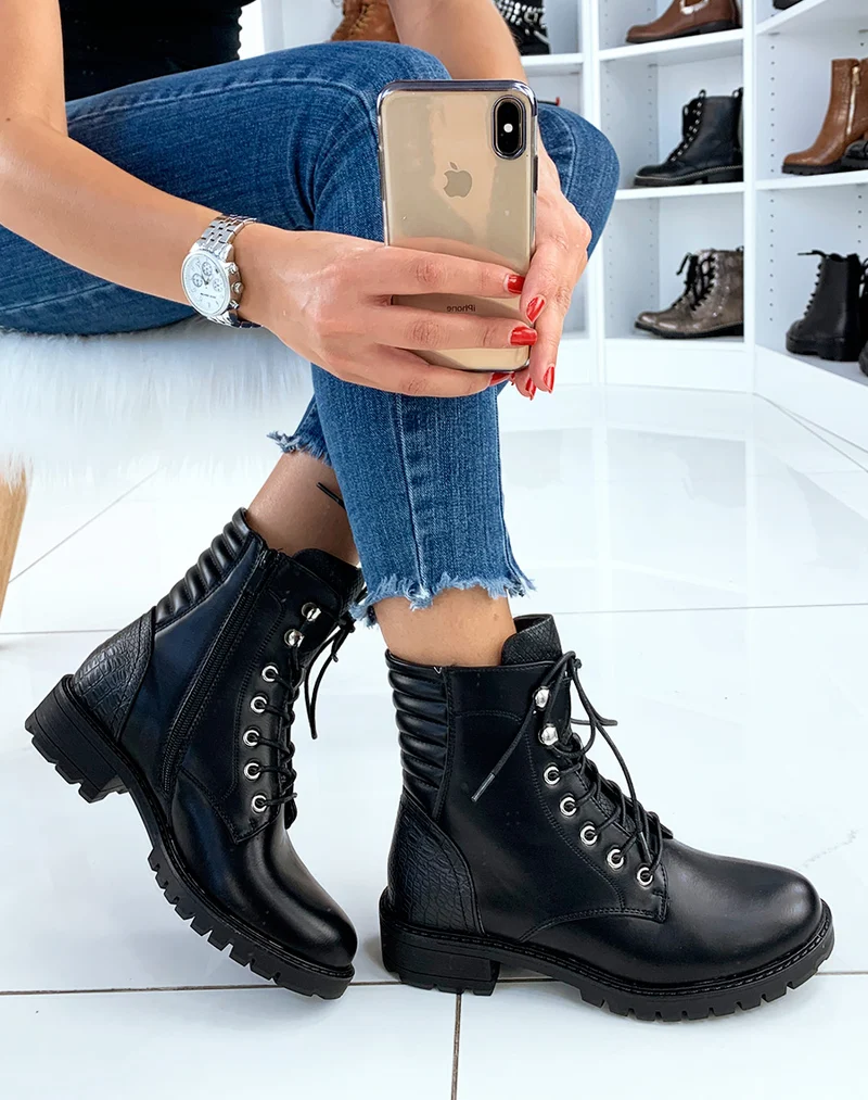 Bottines hautes noires à lacets