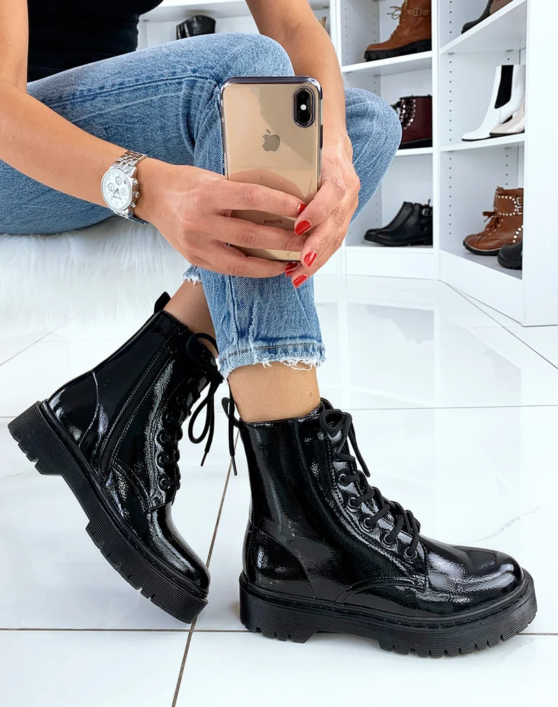 Bottines vernies noires à gros lacets