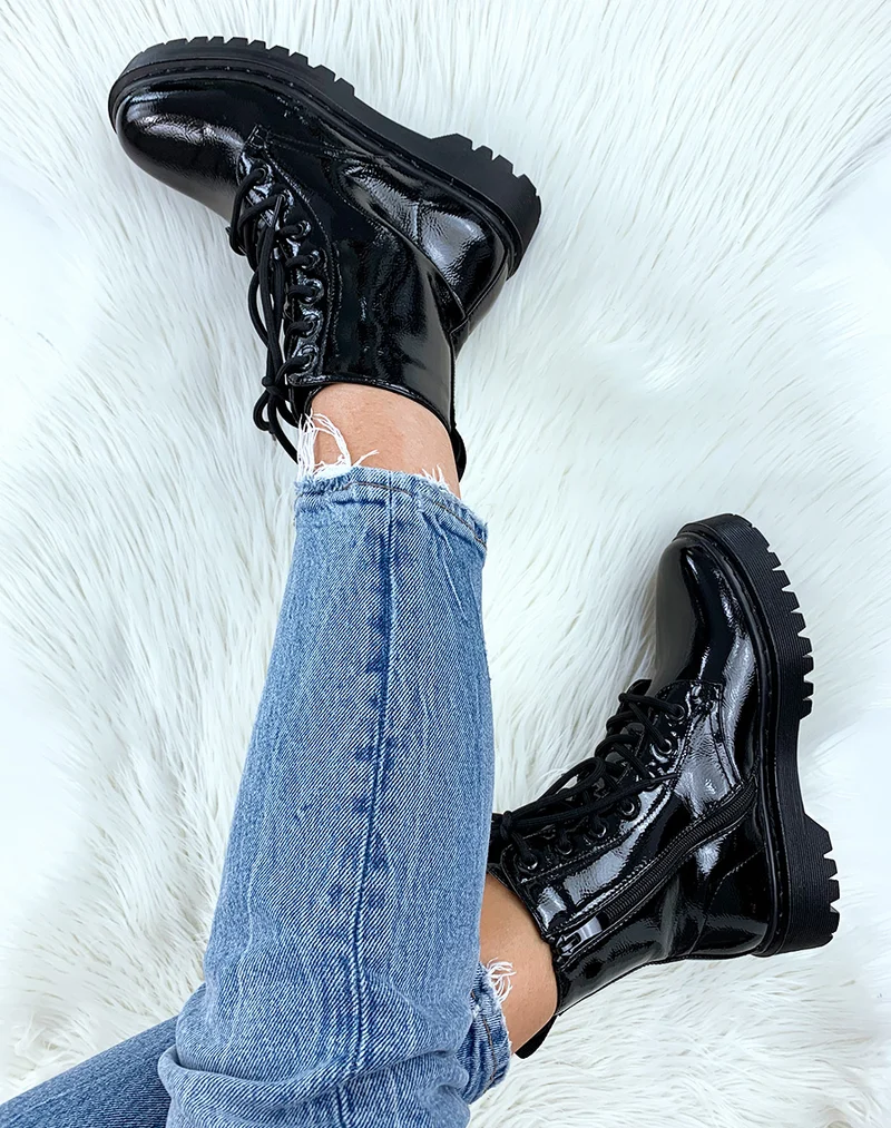 Bottines vernies noires à gros lacets