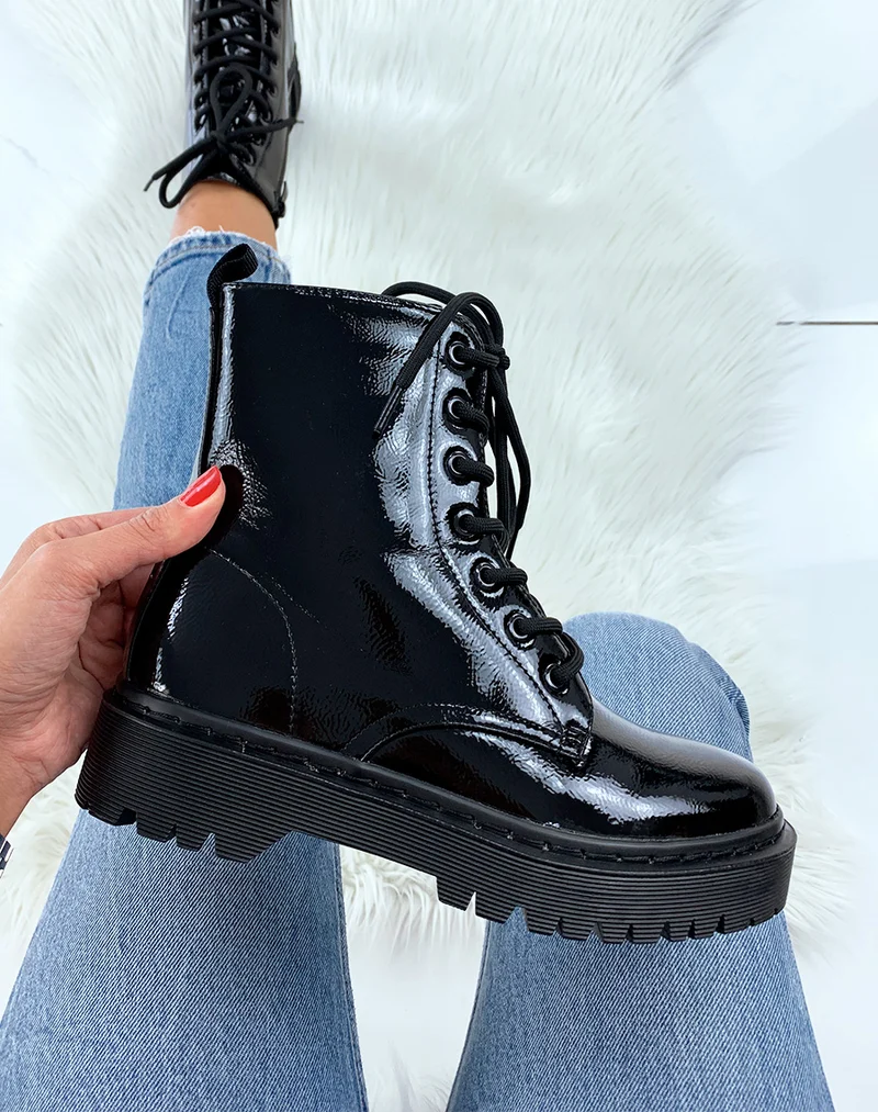 Bottines vernies noires à gros lacets