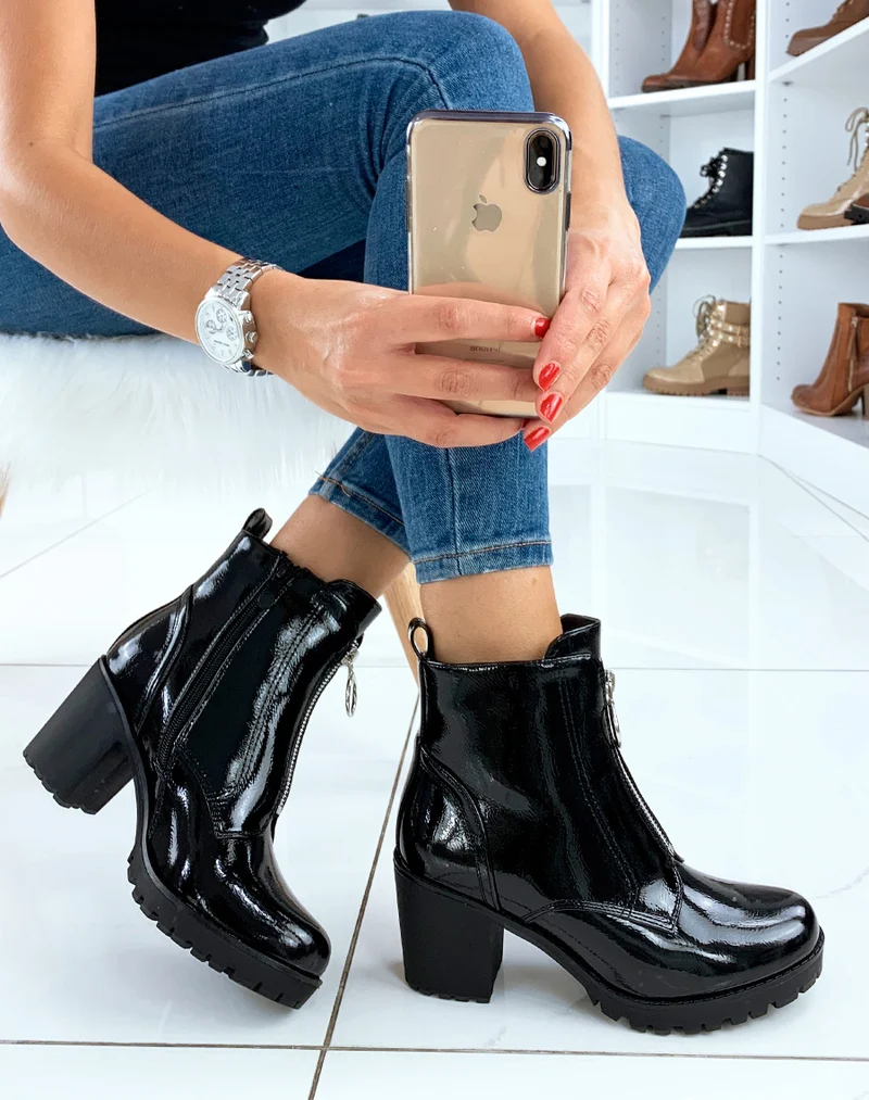 Bottines vernies noires à talon mi-haut