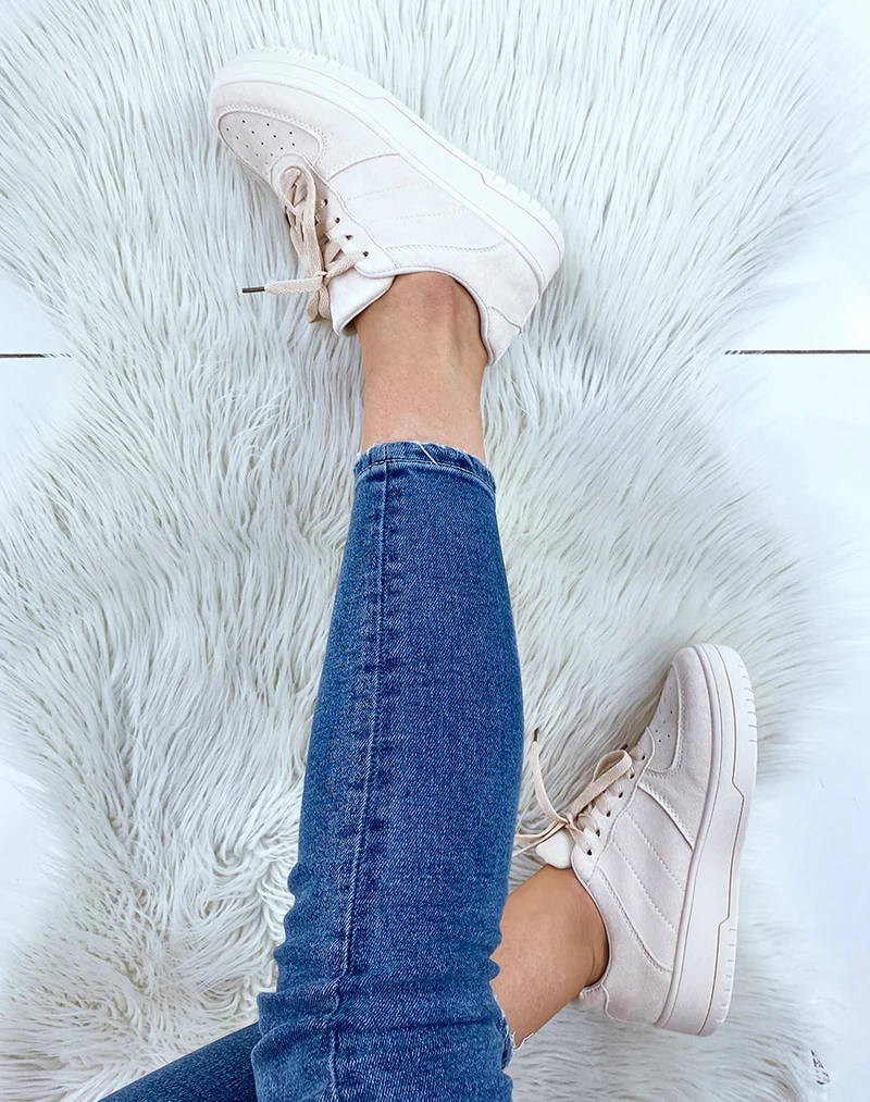 Baskets en suédine beige