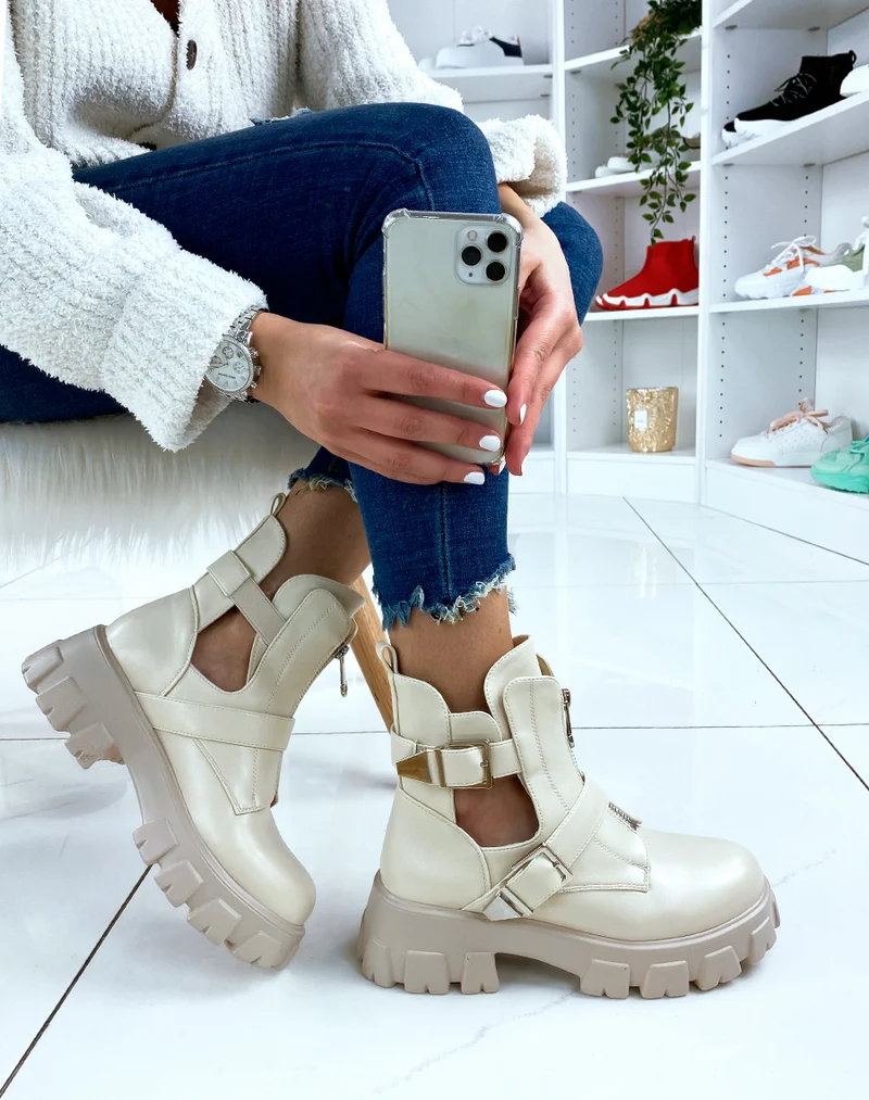 Bottines beiges ouvertes à double lanières et zip