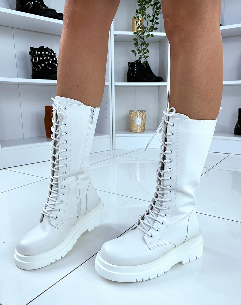 Bottes blanches hautes à lacets