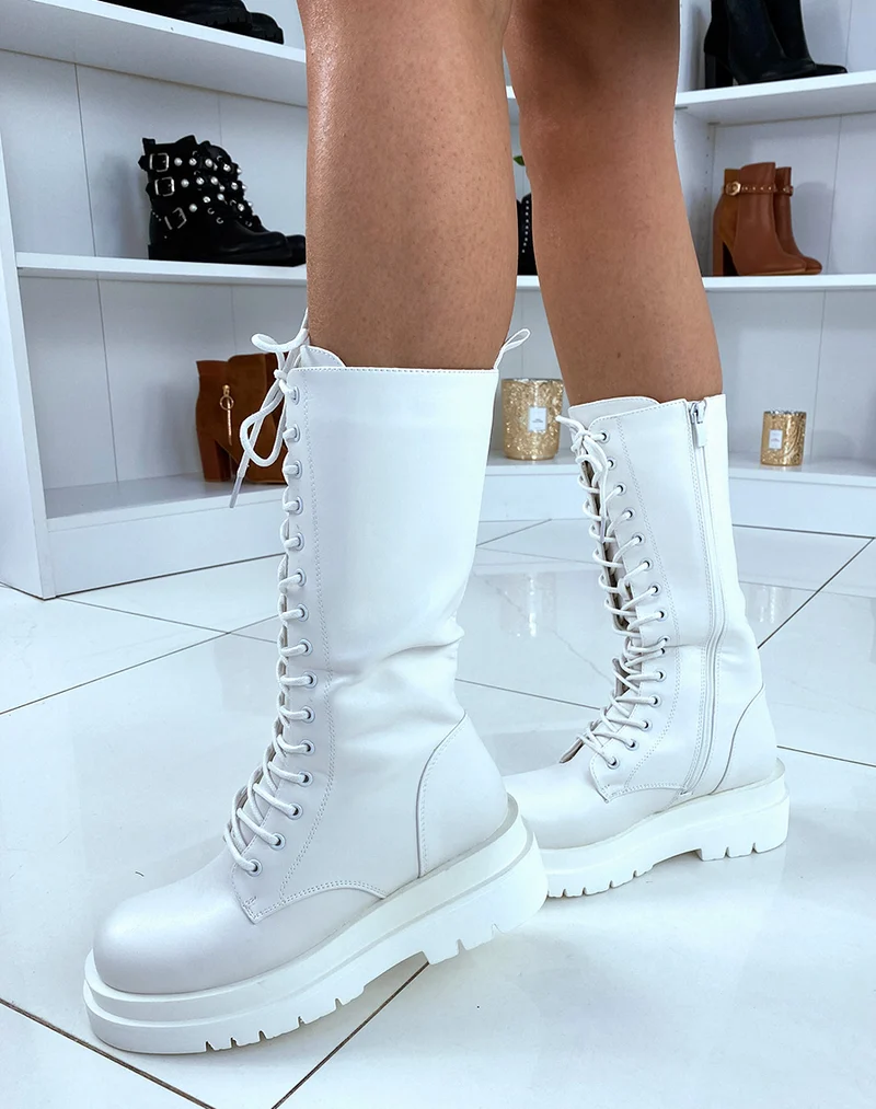 Bottes blanches hautes à lacets