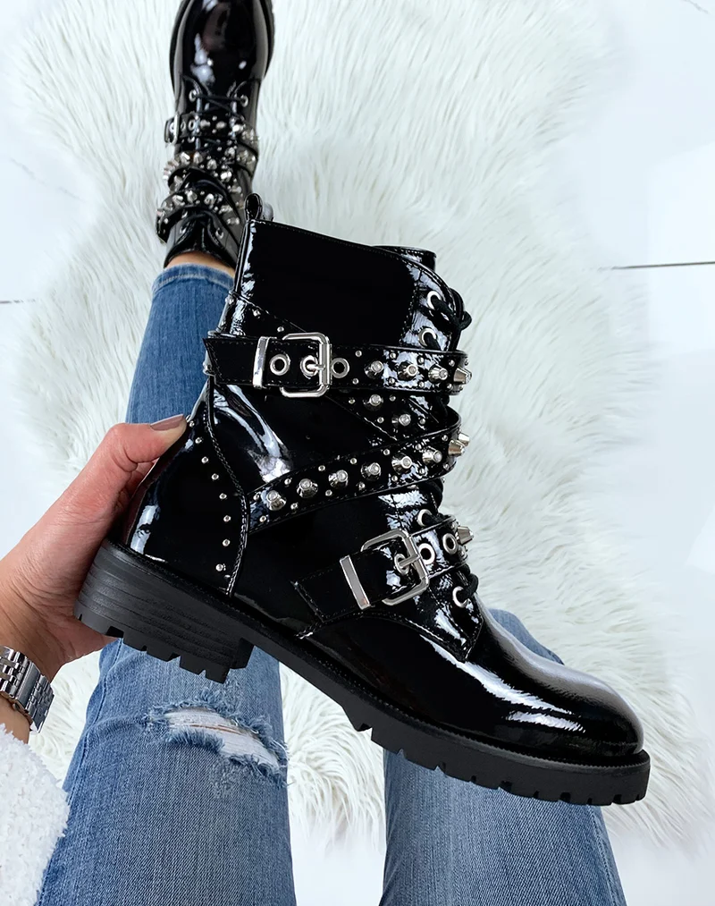Bottines vernies noires à multiples lanières