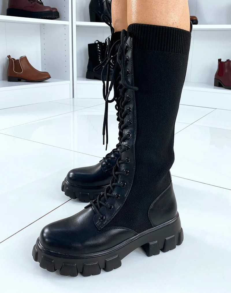Bottes noires lacées façon chaussette à semelles crantées