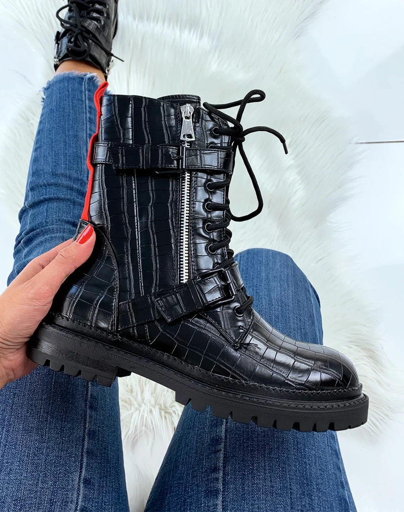 Bottines hautes noires effet croco