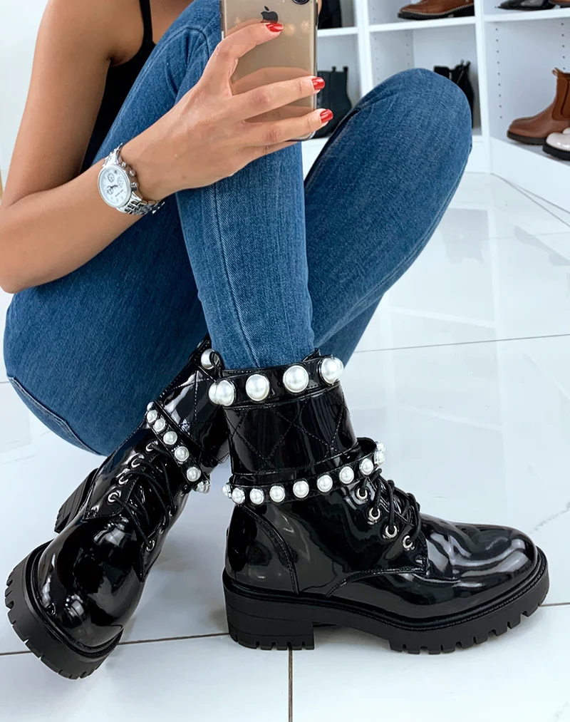 Bottines montantes vernies noires