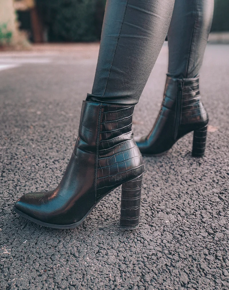 Bottines noires à bout carré