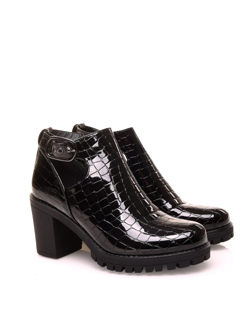 Bottine noire vernis effet croco ouverte à talon