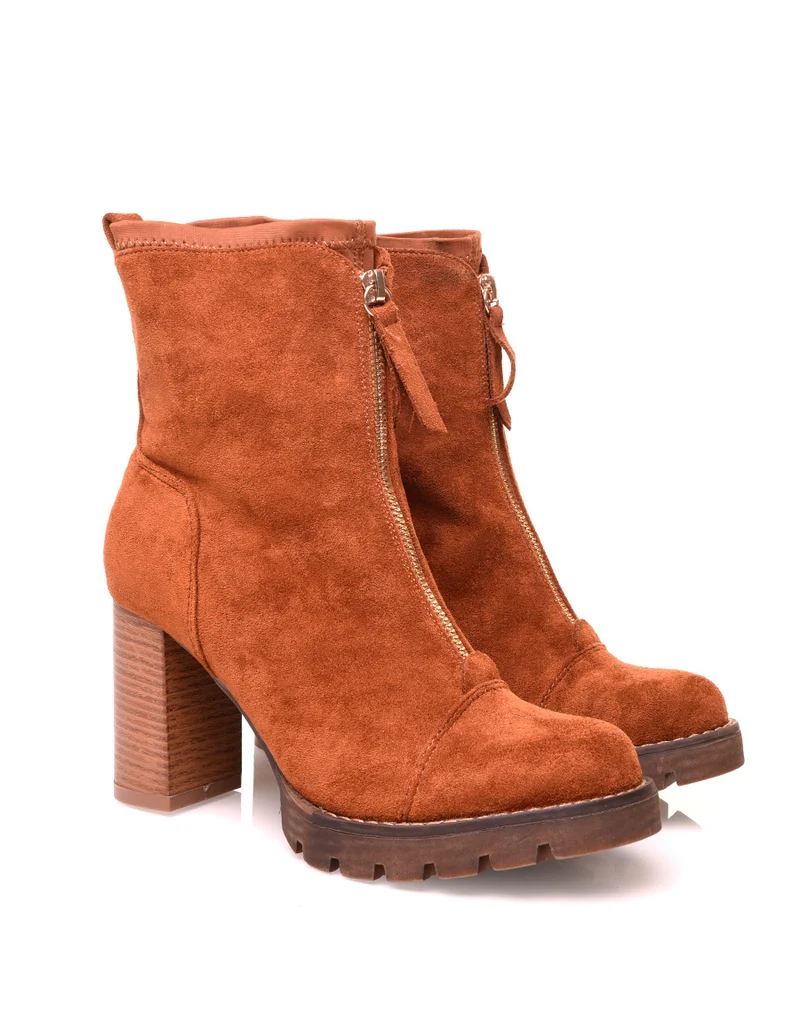 Bottines camel en suédine à talons effet chaussette