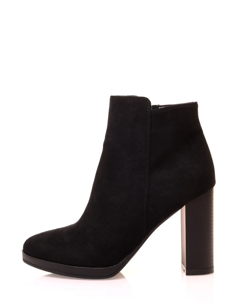Bottines à talons et à bout pointu en suédine