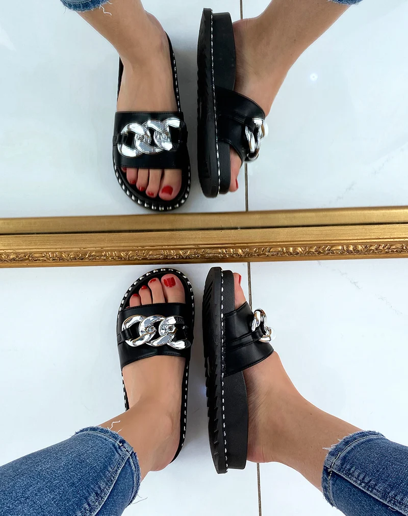 Mules noires cloutées à chaîne argentée