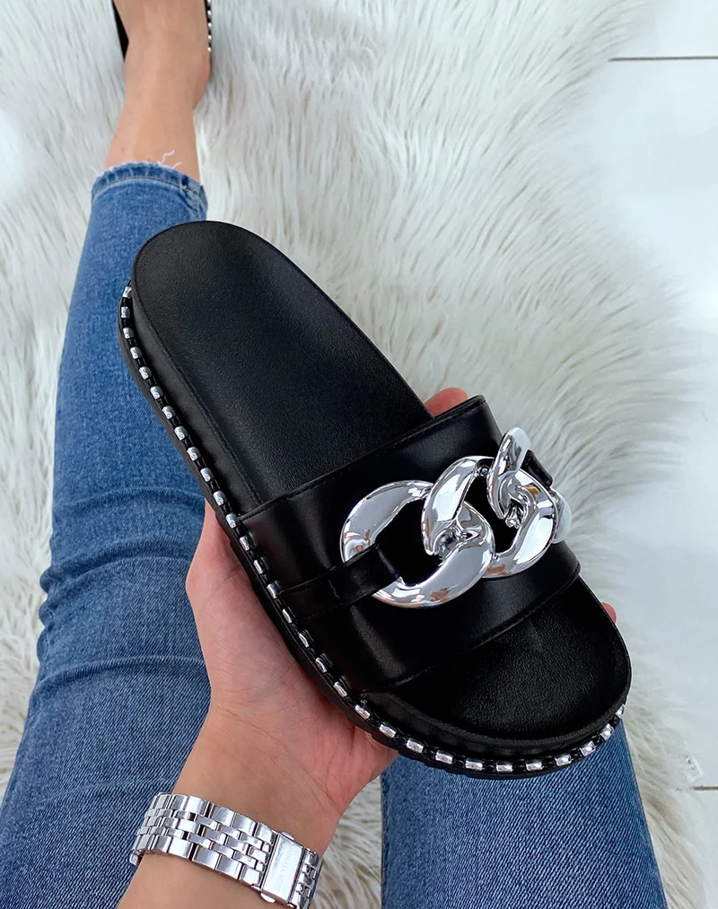 Mules noires cloutées à chaîne argentée