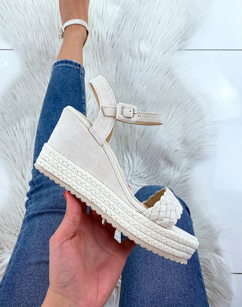 Compensées en suédine beige à bride tressée