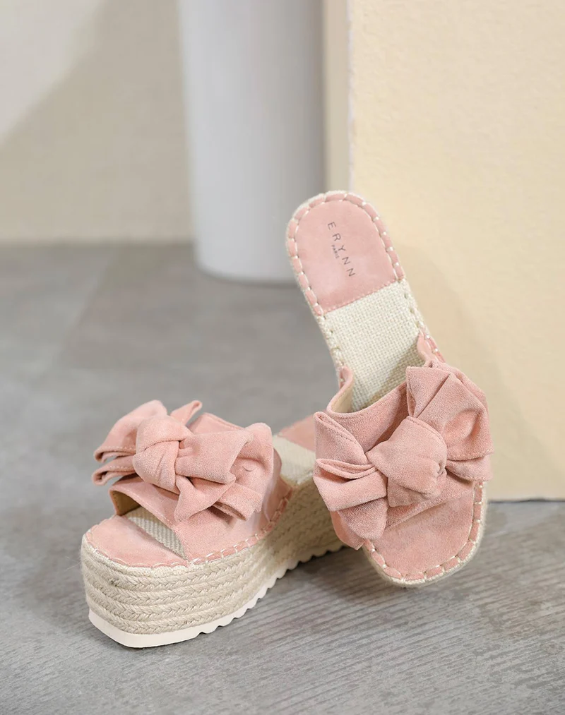 Mules compensées rose poudré à noeud