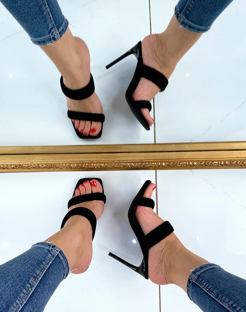 Mules en suédine double lanière à talon noires