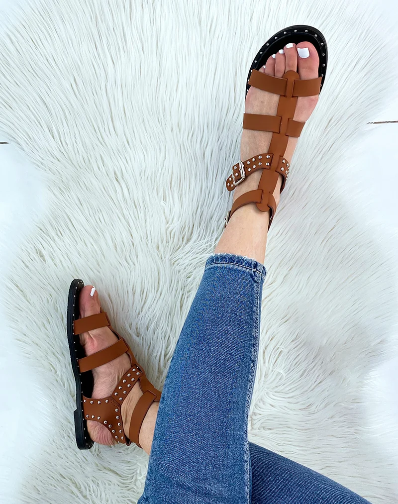 Nu-pieds camel à multiples lanières