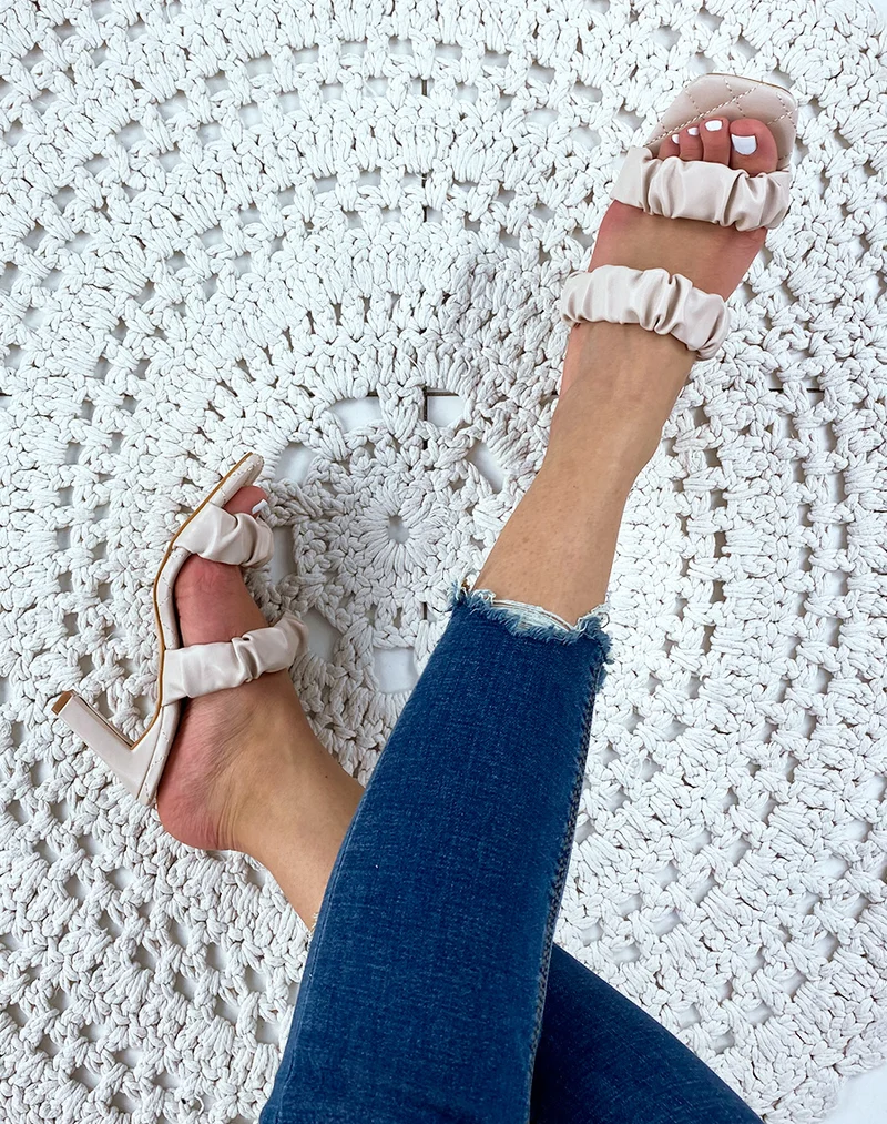 Sandales à talon en similicuir beige