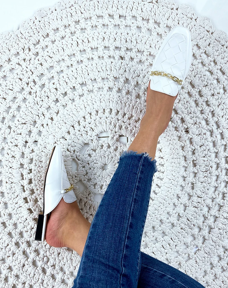 Mule style mocassin blanche en simili cuir