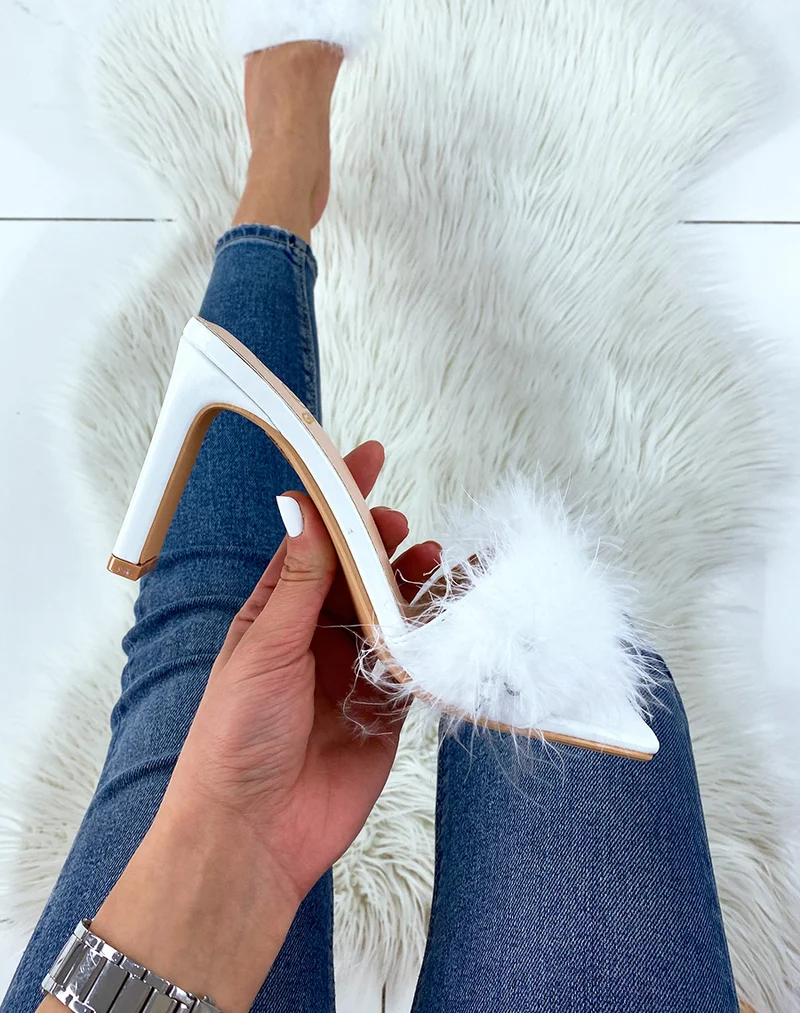 Mules à talons blanches à plumes