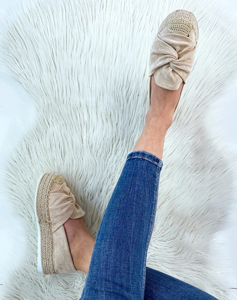 Espadrilles en suédine beige en forme de nœud