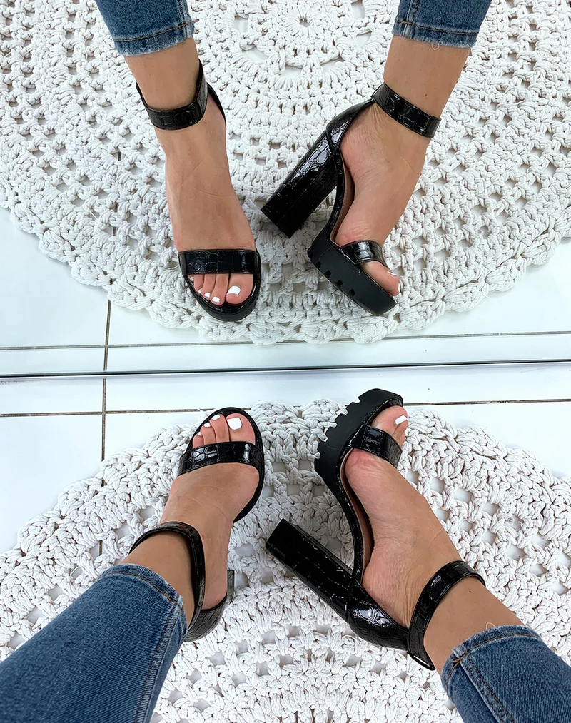 Sandale bride noire vernie effet croco