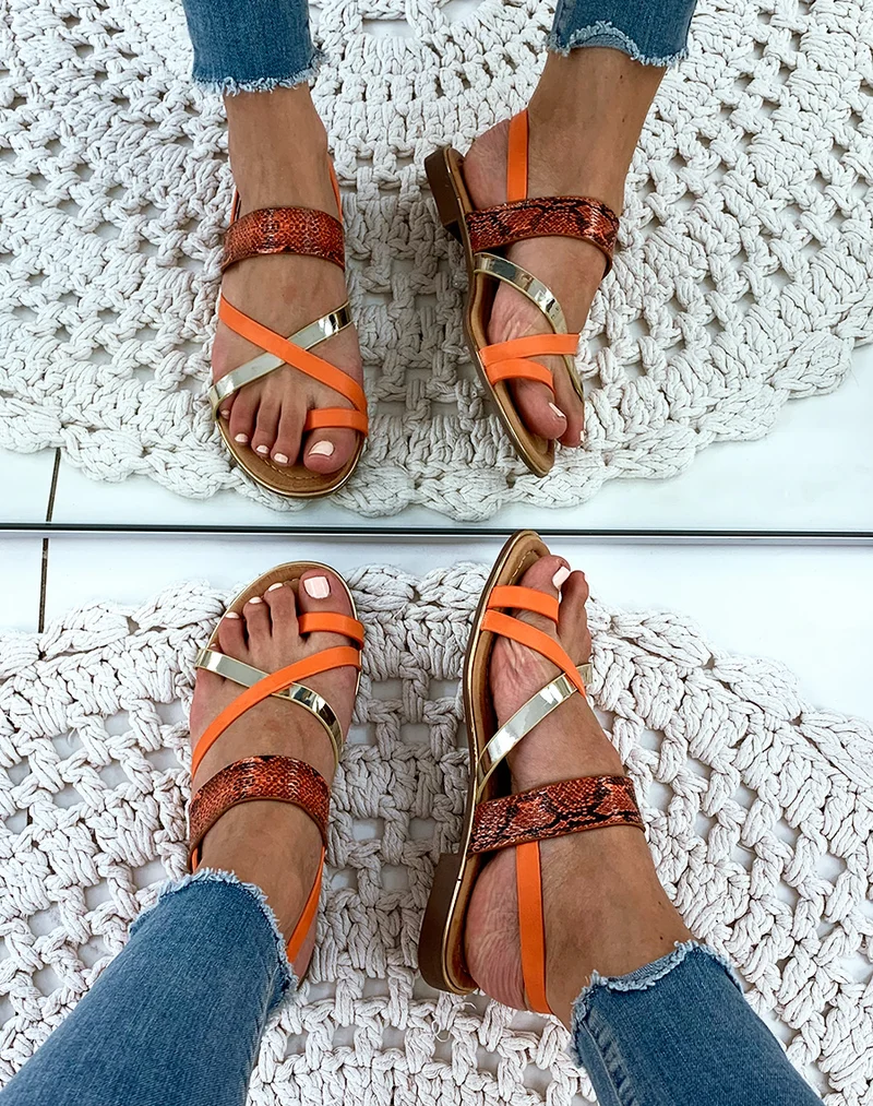 Nu-pieds orange à brides multiples et orteils