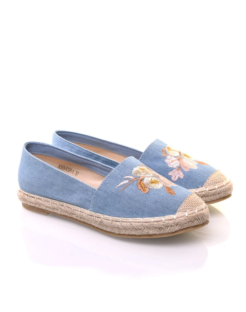 Espadrilles bleues brodées