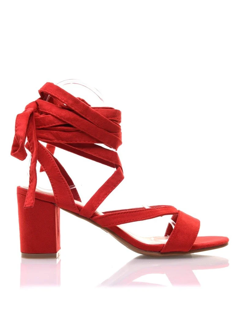 Sandales rouges à petit talon