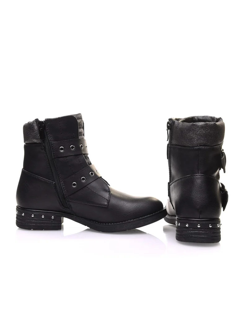 Boots noires à sangles bouclées