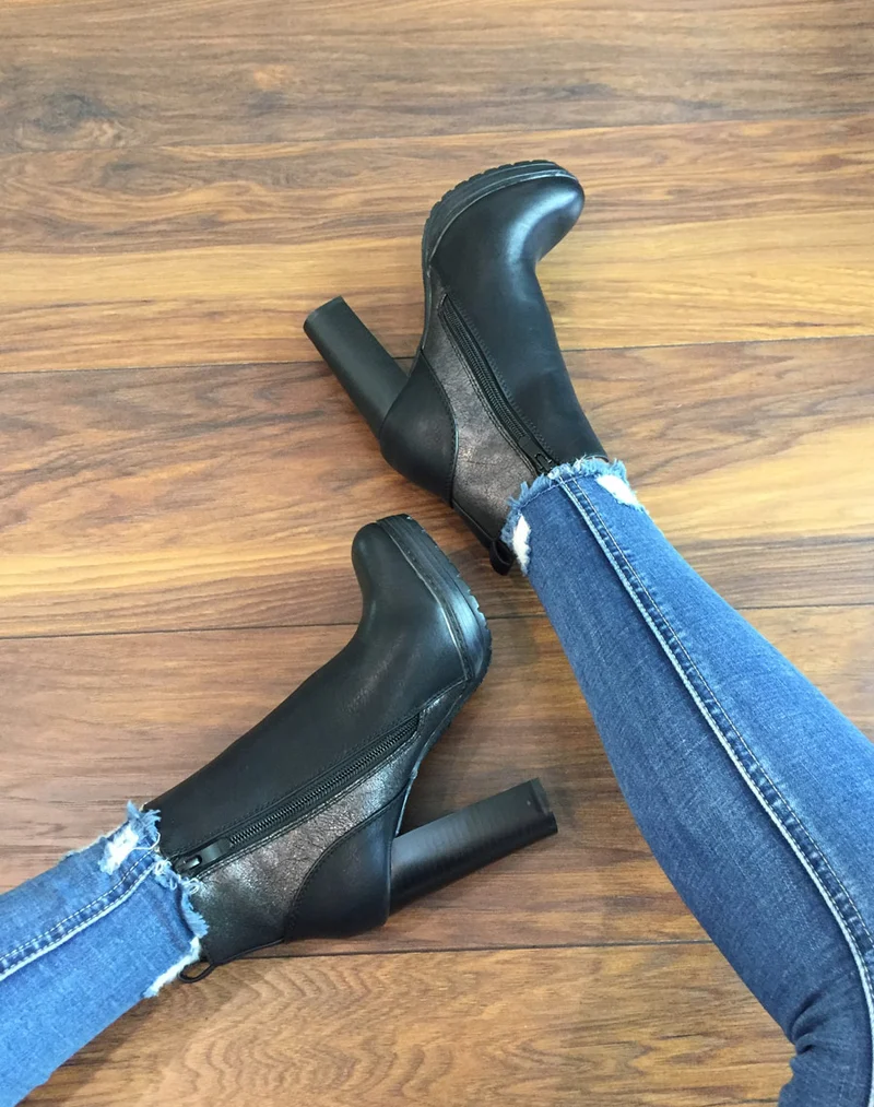 Bottines noires à talons hauts bi matières