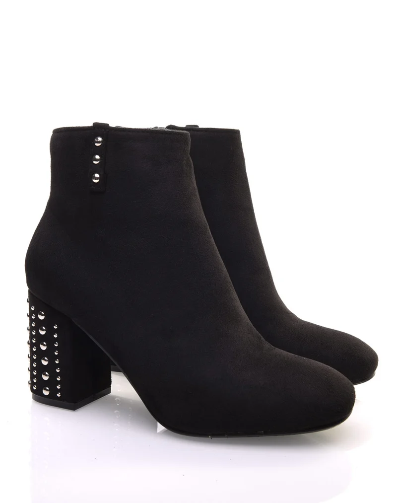 Bottines en suédine noires à talons cloutés