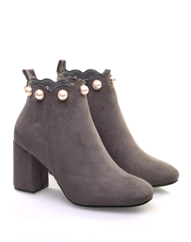 Bottines grises bordées de perles