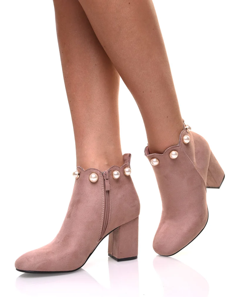 Bottines roses bordées de perles