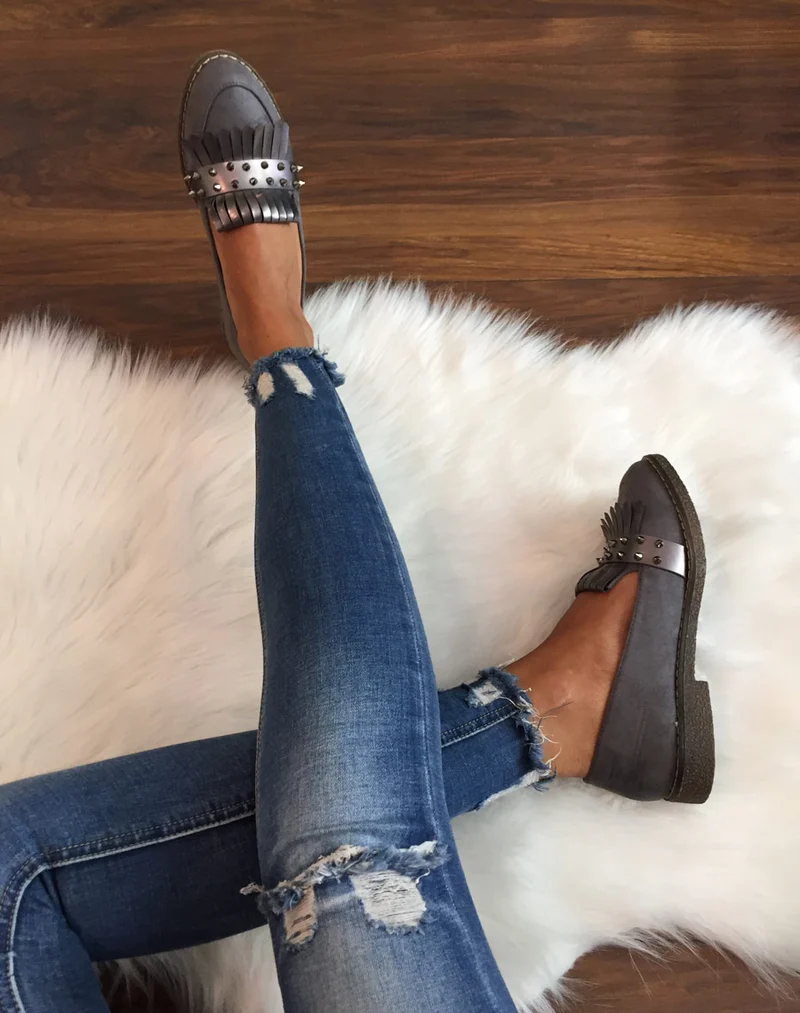 Mocassins cloutés gris