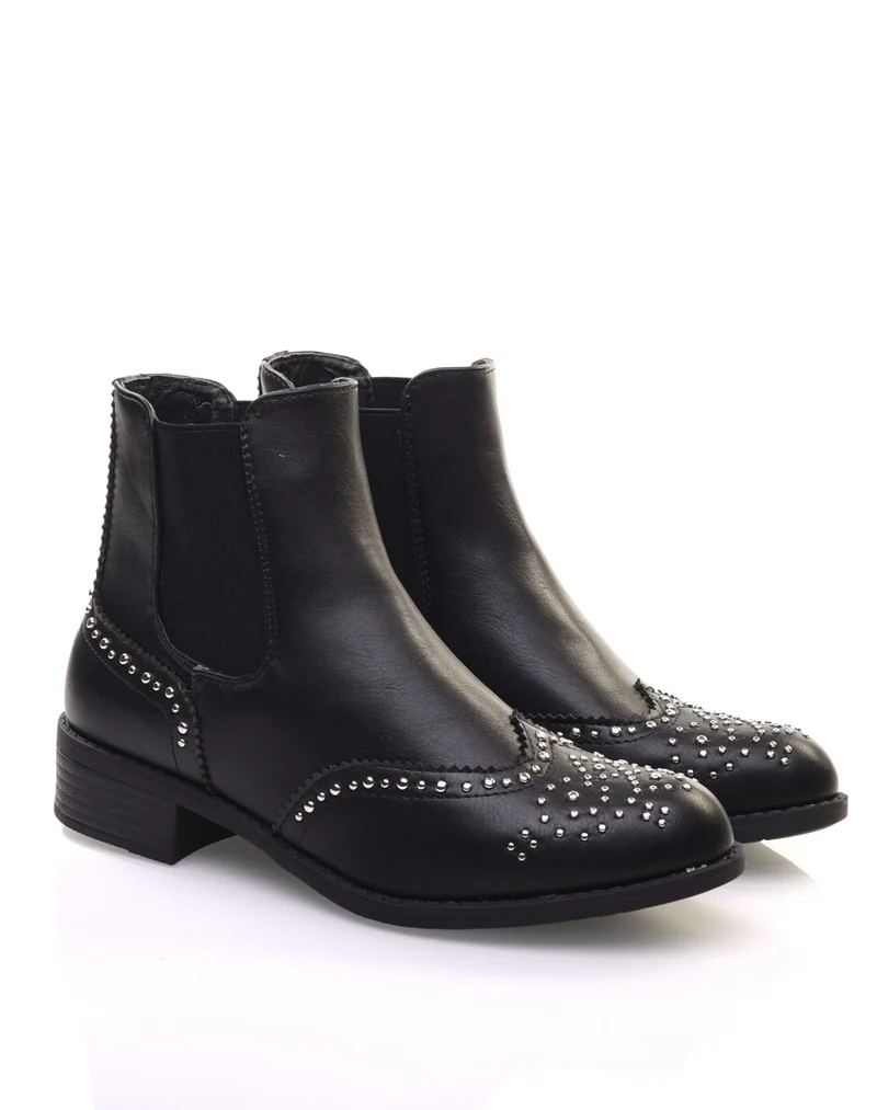 Bottines noires cloutées
