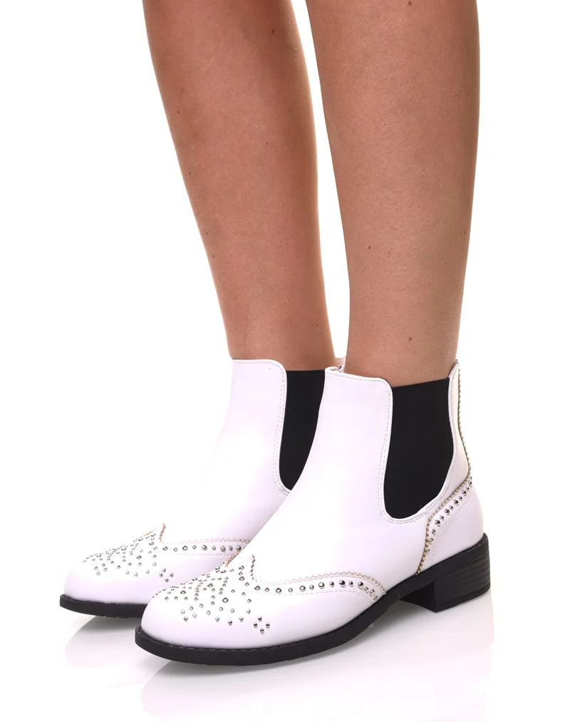 Bottines blanches cloutées