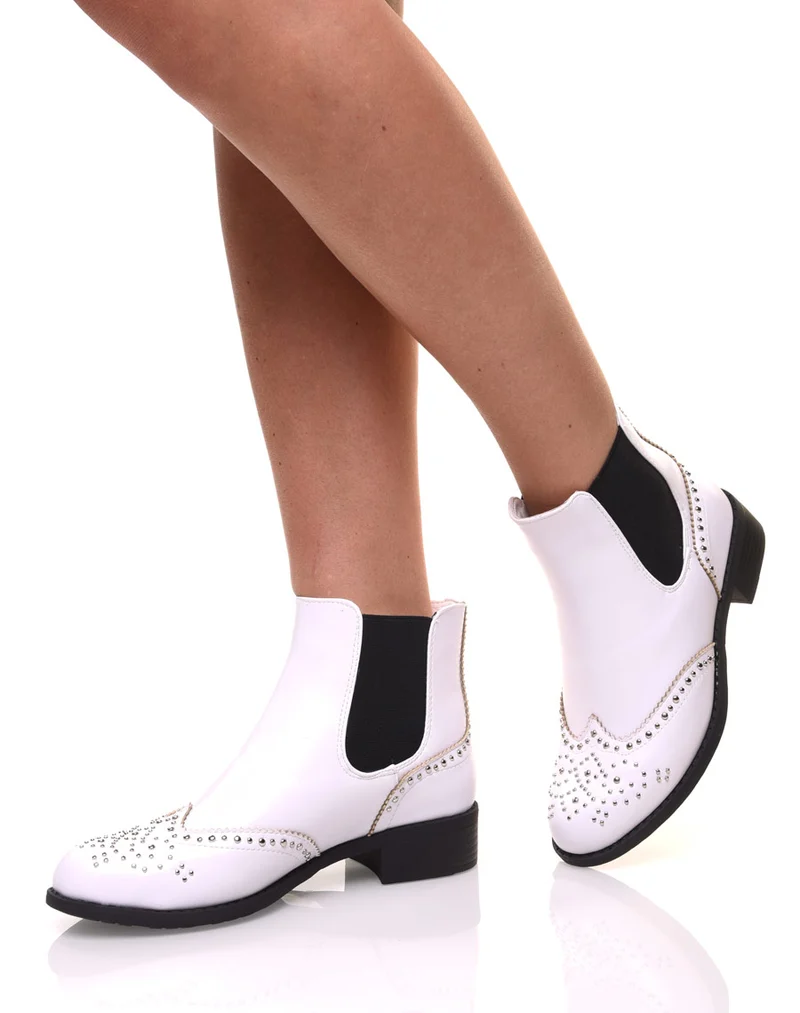 Bottines blanches cloutées